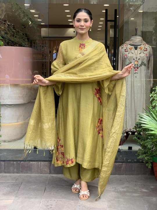 imgi_4_1754456586_9939 imgi_4_1754456586_9939